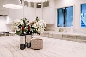 Luxury Dream House!! Sleeps 16 - On Golf Course