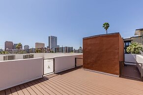 City Luxury Oasis! 3 Level Condo With 360 Roof!