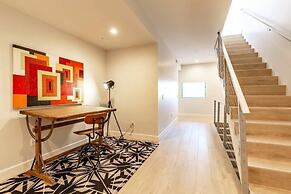 City Luxury Oasis! 3 Level Condo With 360 Roof!
