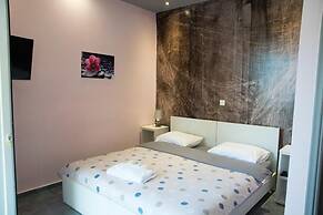 Sunset Apartments near Athens Airport