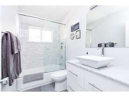 ELM - Modern 4BD / Private Pool & Walk to Biltmore