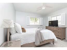 ELM - Modern 4BD / Private Pool & Walk to Biltmore