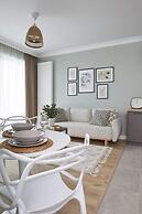 Metro Imielin 8th Floor Apartment