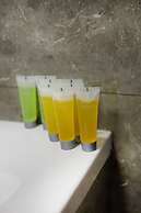 Metro Imielin 8th Floor Apartment