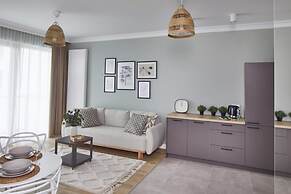 Metro Imielin 8th Floor Apartment