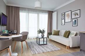 Metro Imielin 9th Floor Apartment