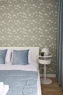 Metro Imielin 9th Floor Apartment