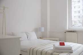 Rondo ONZ Sunny Apartment