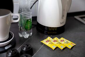 Rondo ONZ Sunny Apartment