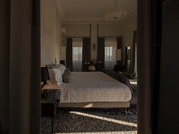 Ricciardelli Luxury Studios