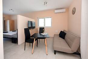 Happy Days Home Apartment and Studio