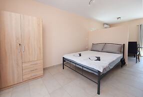 Happy Days Home Apartment and Studio