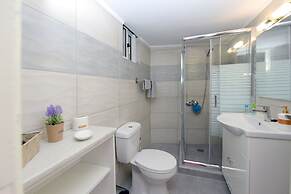 Happy Days Home Apartment and Studio