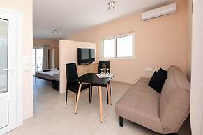 Happy Days Home Apartment and Studio