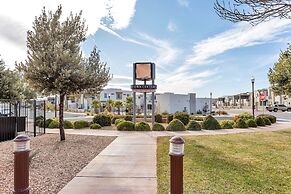 Family Fun Getaway #2333 5 Bedroom Townhouse by Redawning