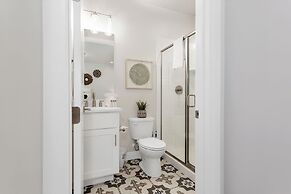 Family Fun Getaway #2333 5 Bedroom Townhouse by Redawning