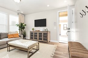 Family Fun Getaway #2333 5 Bedroom Townhouse by Redawning