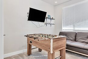 Family Fun Getaway #2333 5 Bedroom Townhouse by Redawning