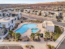 Family Fun Getaway #2333 5 Bedroom Townhouse by Redawning