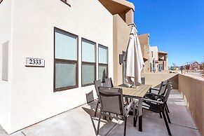 Family Fun Getaway #2333 5 Bedroom Townhouse by Redawning