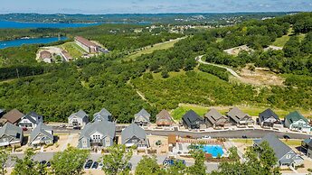 White Tail Summit - Sleeps 33 10 Bedroom Home by RedAwning