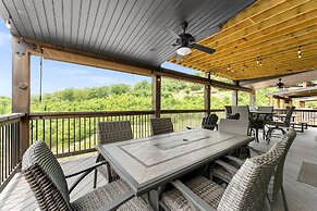 White Tail Summit - Sleeps 33 10 Bedroom Home by RedAwning