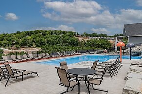 White Tail Summit - Sleeps 33 10 Bedroom Home by RedAwning