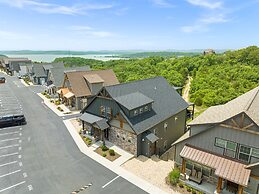 White Tail Summit - Sleeps 33 10 Bedroom Home by RedAwning