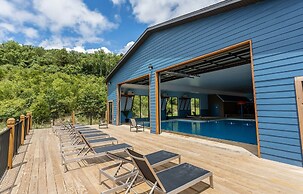 White Tail Summit - Sleeps 33 10 Bedroom Home by RedAwning