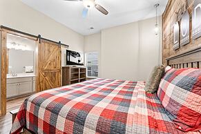 White Tail Summit - Sleeps 33 10 Bedroom Home by RedAwning