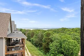 White Tail Summit - Sleeps 33 10 Bedroom Home by RedAwning