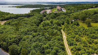 White Tail Summit - Sleeps 33 10 Bedroom Home by RedAwning