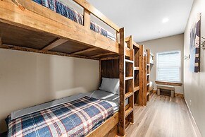 White Tail Summit - Sleeps 33 10 Bedroom Home by RedAwning