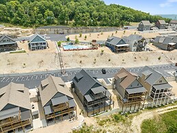 White Tail Summit - Sleeps 33 10 Bedroom Home by RedAwning