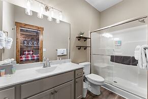 White Tail Summit - Sleeps 33 10 Bedroom Home by RedAwning