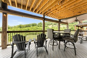 White Tail Summit - Sleeps 33 10 Bedroom Home by RedAwning