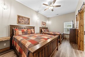 White Tail Summit - Sleeps 33 10 Bedroom Home by RedAwning