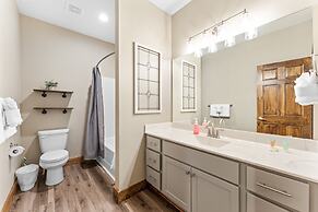 White Tail Summit - Sleeps 33 10 Bedroom Home by RedAwning