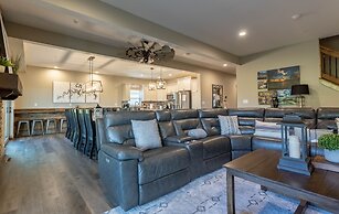 Ozarks Peak - Sleeps 25 7 Bedroom Home by RedAwning