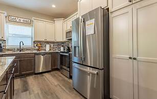 Ozarks Peak - Sleeps 25 7 Bedroom Home by RedAwning