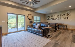 Ozarks Peak - Sleeps 25 7 Bedroom Home by RedAwning