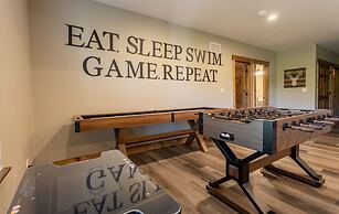 Ozarks Peak - Sleeps 25 7 Bedroom Home by RedAwning