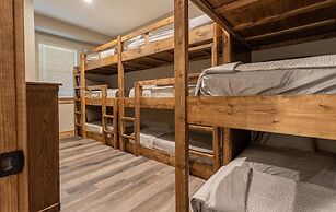 Ozarks Peak - Sleeps 25 7 Bedroom Home by RedAwning