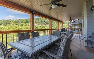 Ozarks Peak - Sleeps 25 7 Bedroom Home by RedAwning