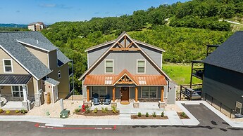 Ozarks Peak - Sleeps 25 7 Bedroom Home by RedAwning