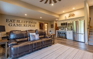 Ozarks Peak - Sleeps 25 7 Bedroom Home by RedAwning