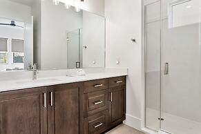 19 At Bloomington Country Club 3 Bedroom Condo by Redawning