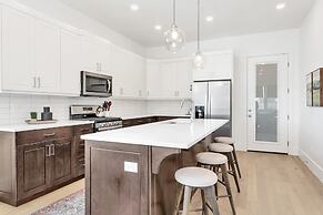 19 At Bloomington Country Club 3 Bedroom Condo by Redawning