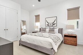 19 At Bloomington Country Club 3 Bedroom Condo by Redawning