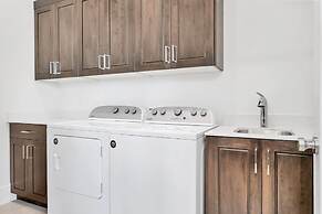 19 At Bloomington Country Club 3 Bedroom Condo by Redawning